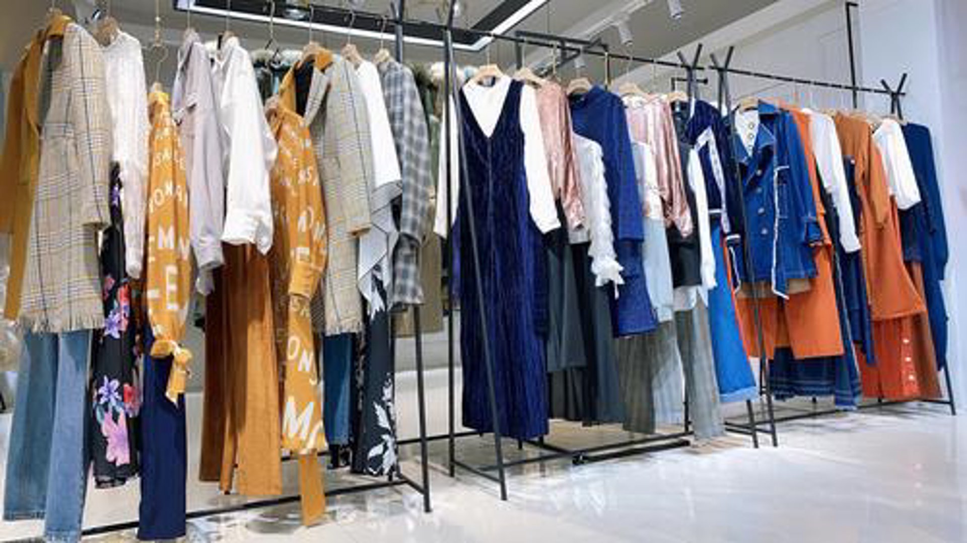 玥艺思服饰